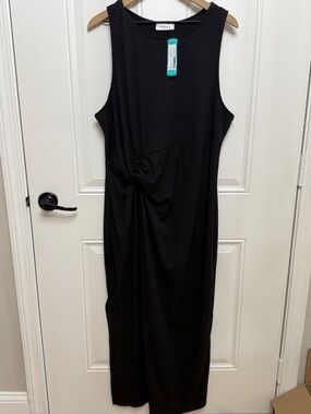 Gilli Black Sleeveless Midi Dress with Side Twist